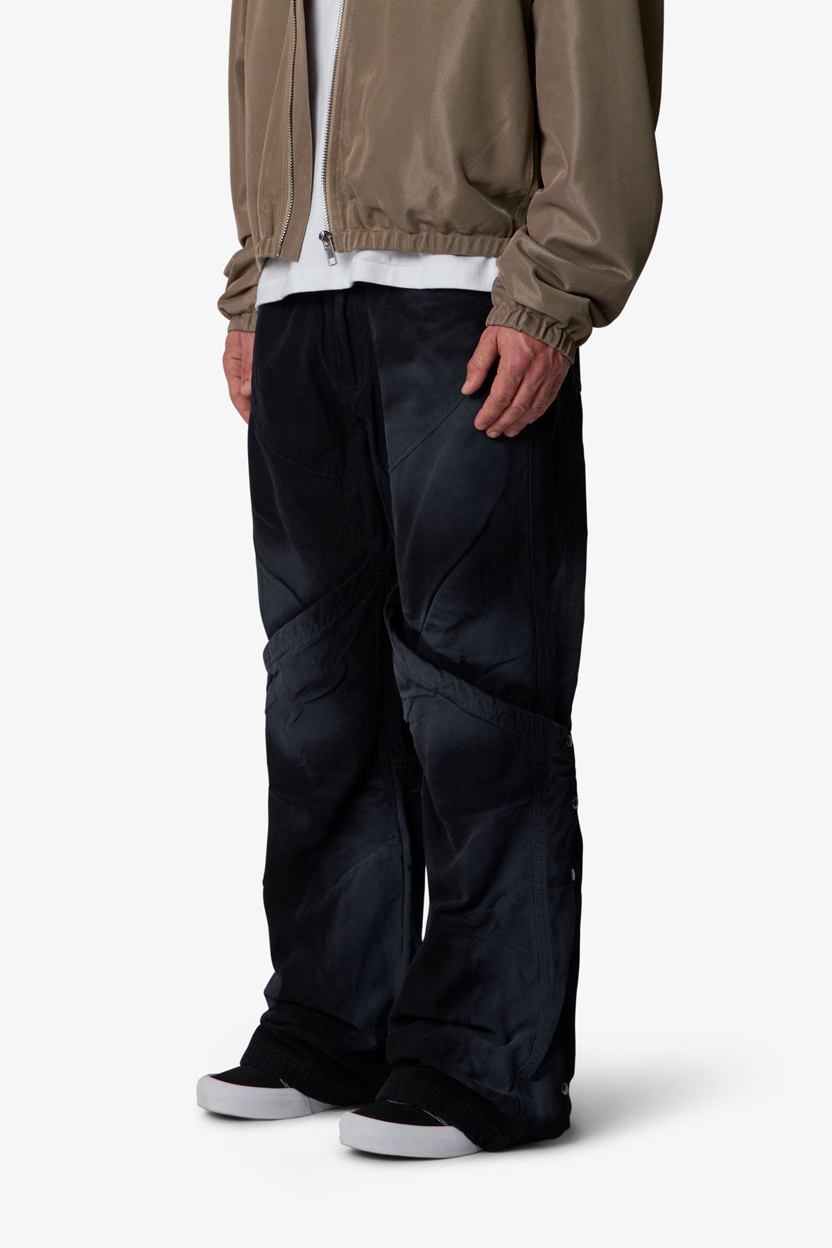 Side Snap Kick Flare Pants - Black